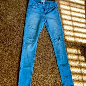 Juniors skinny jeans. Light wash size small